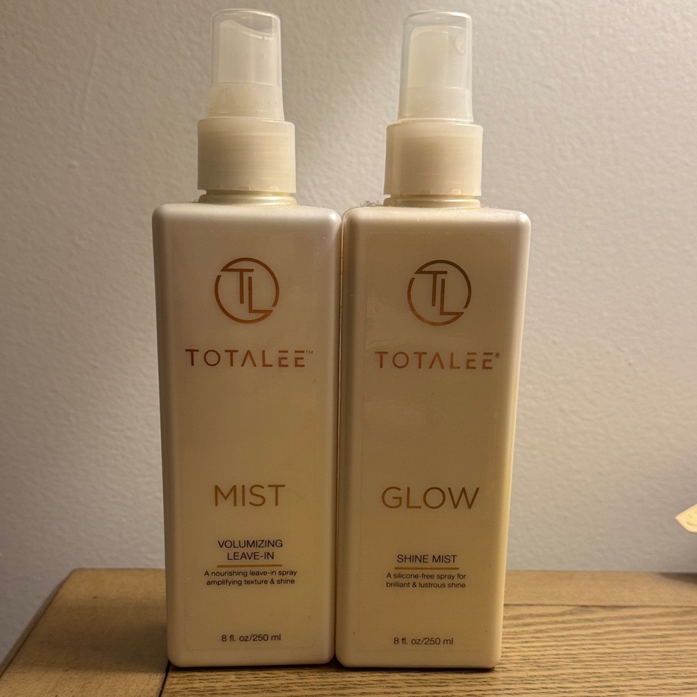 Totallee hair care set includes a volumizing leave-in spray and a shine mist